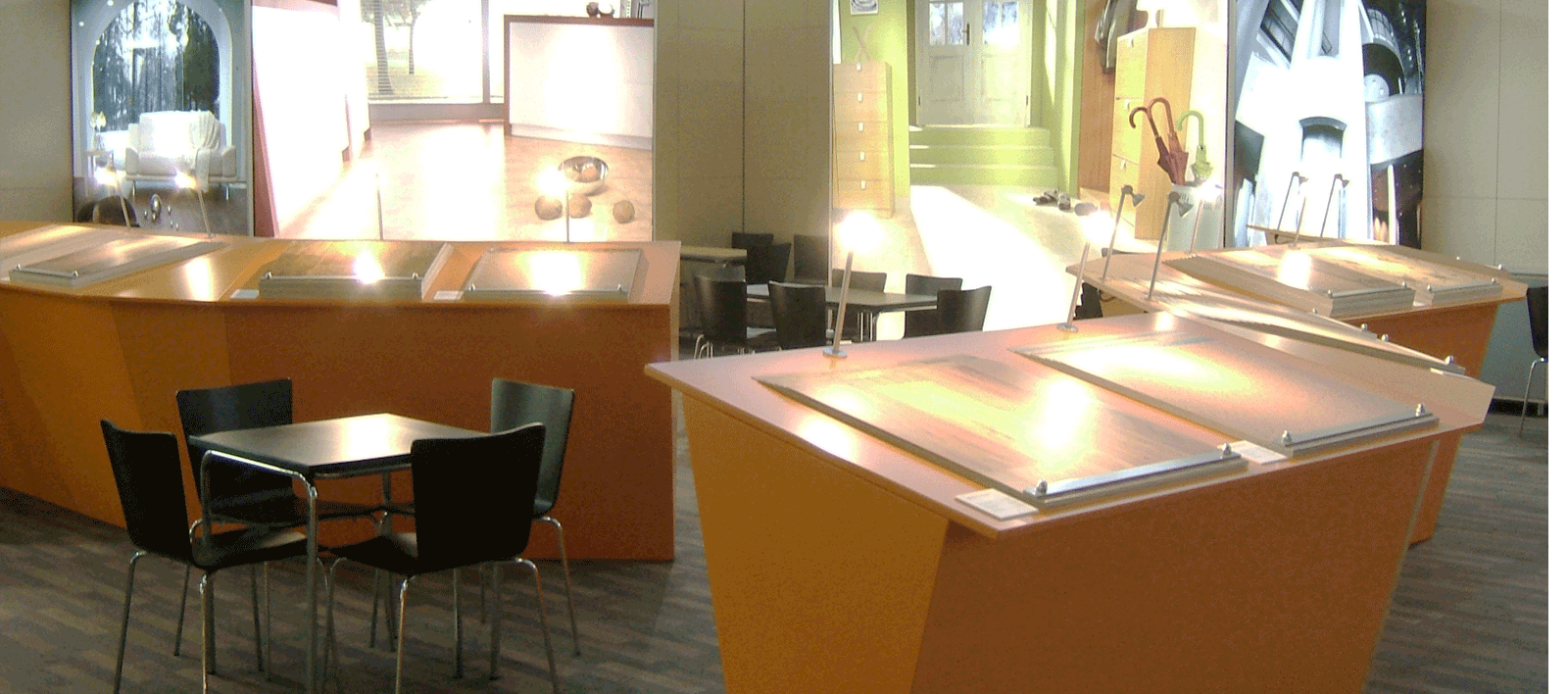 Juteks, idejna zasnova, izvedbeno načrtovanje in realizacija sejemske predstavitve na ključ